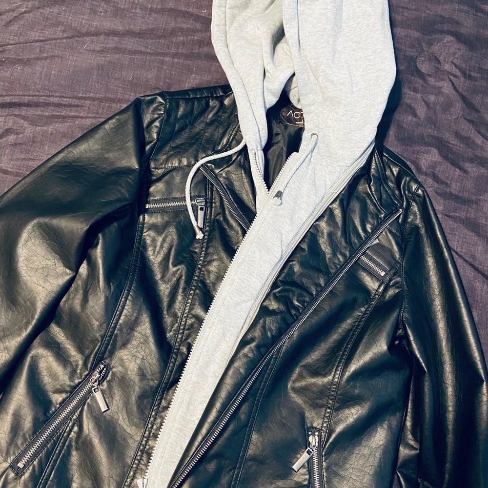 Active 8 leather jacket with sweater hoodie